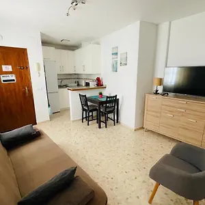 apartamento-premium-playa-en-centro-con-wifi-y-aa.es-andalucia.com/